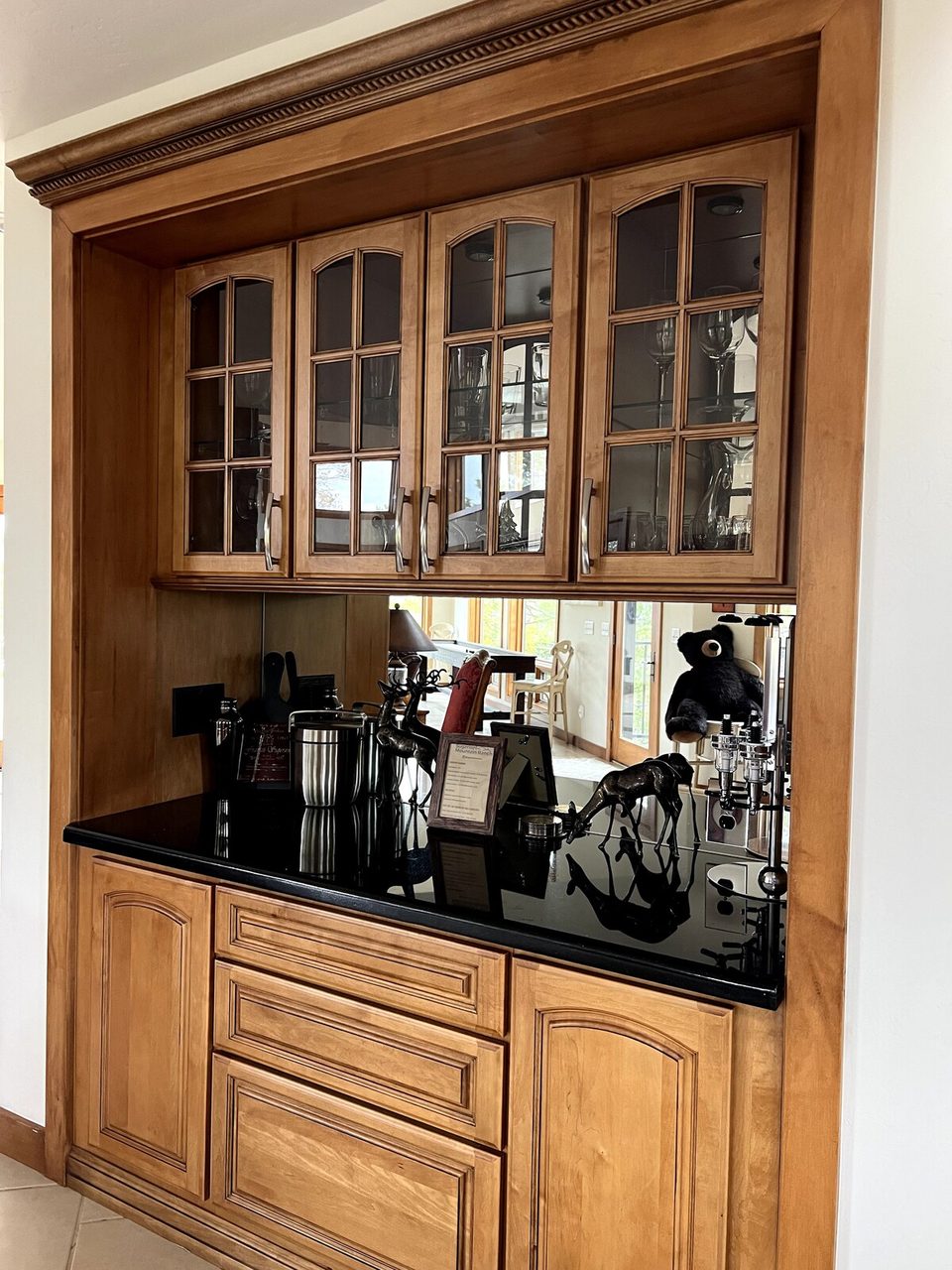 Built-in bar and glassware