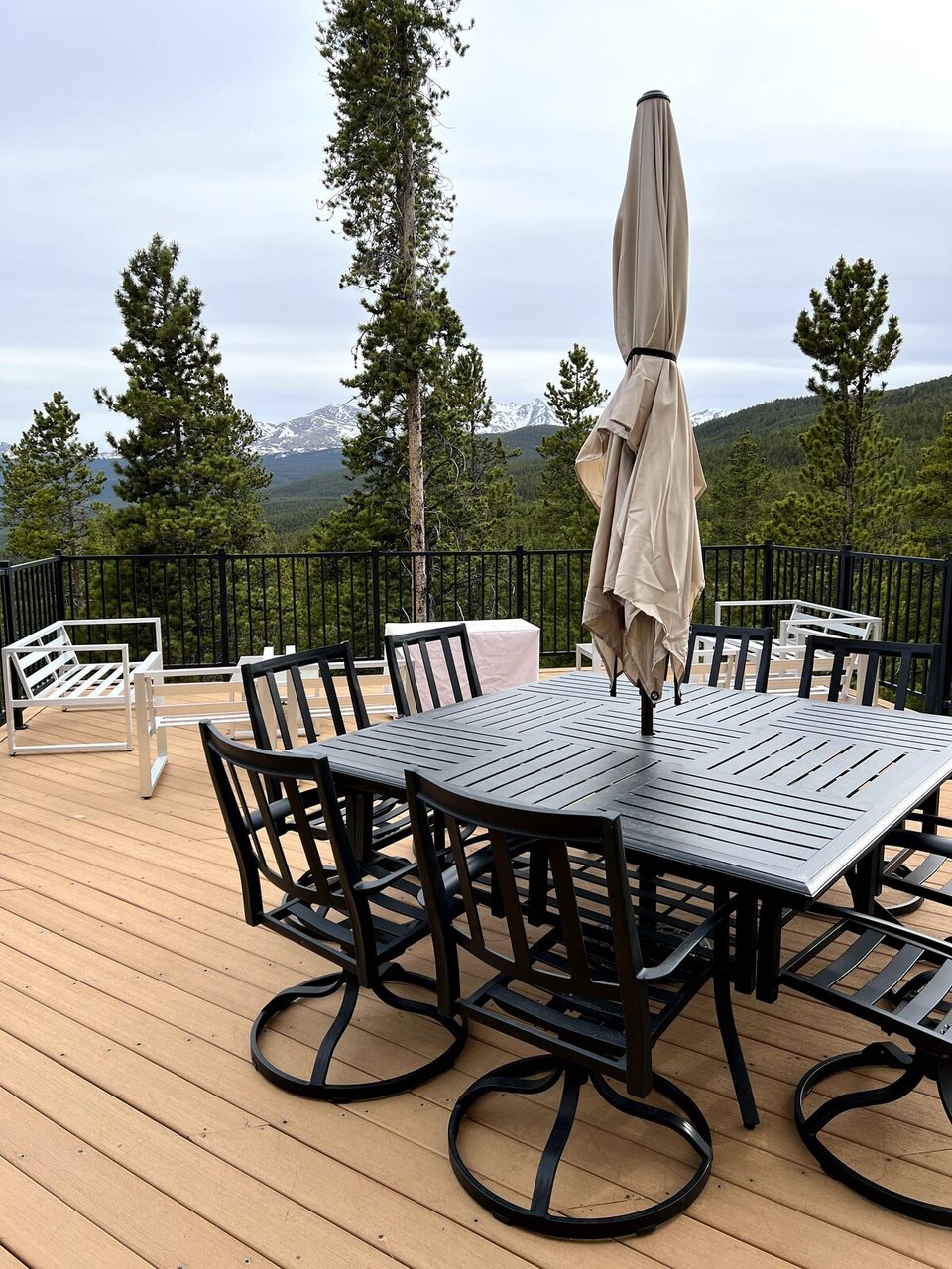 Deck dining in the pines